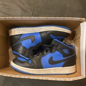 Jordan Sneakers Black and Blue
